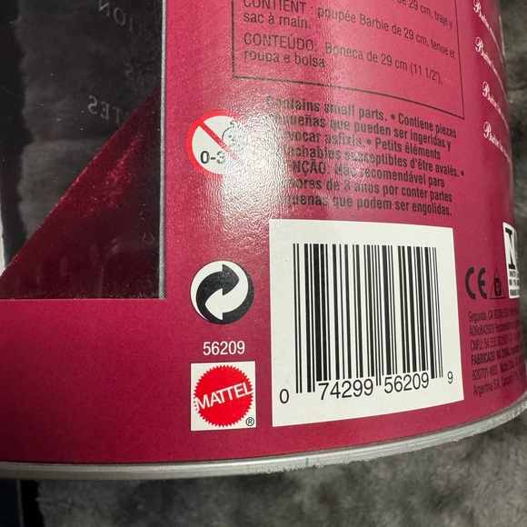 Holiday Celebration Barbie - Picture 3 of 3